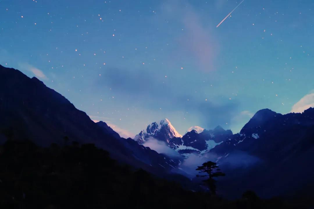 666顆流星劃過梅里雪山，一起許愿看星空！！