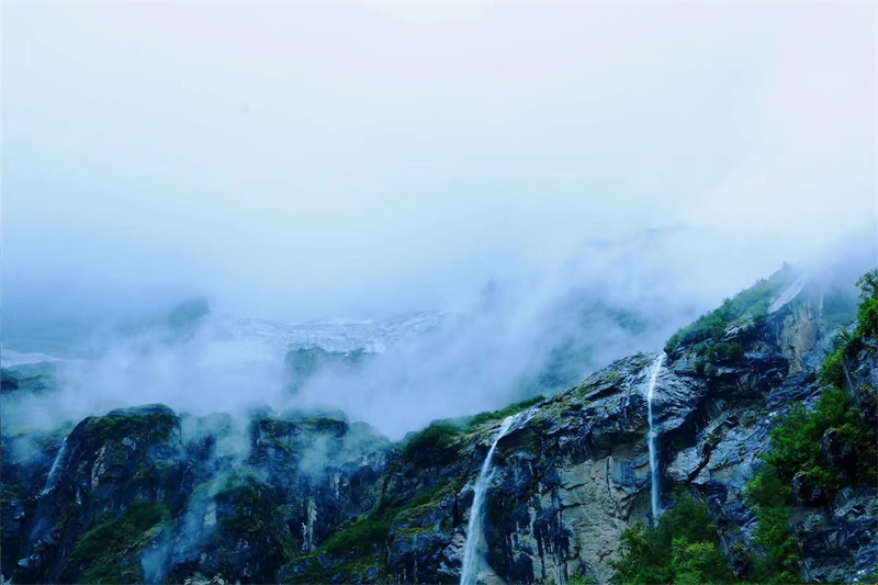迪慶德欽梅里雪山雨崩徒步